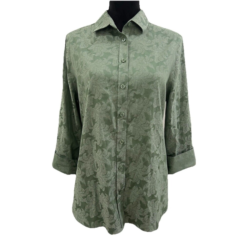 Chicos Size 1 Womens 8 Green Top Long Sleeve Button Down Textured Leaf Print